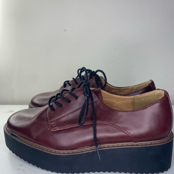 Madden Girl Written Burgundy Platform Oxford Shoes EUC Size 7.5 Goth Grunge - Picture 4 of 15